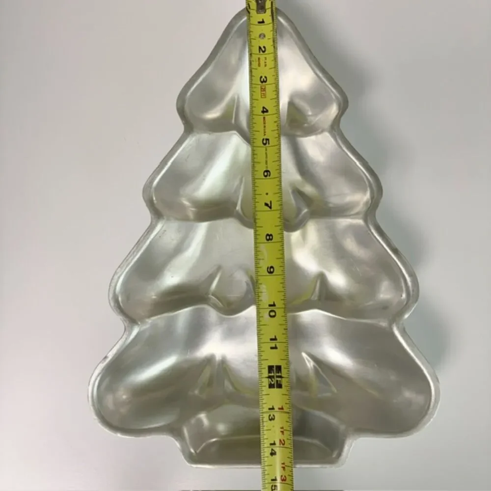Vintage 1986 Wilton Christmas Tree Cake Pan 2105-9410 Aluminum 14 Inch